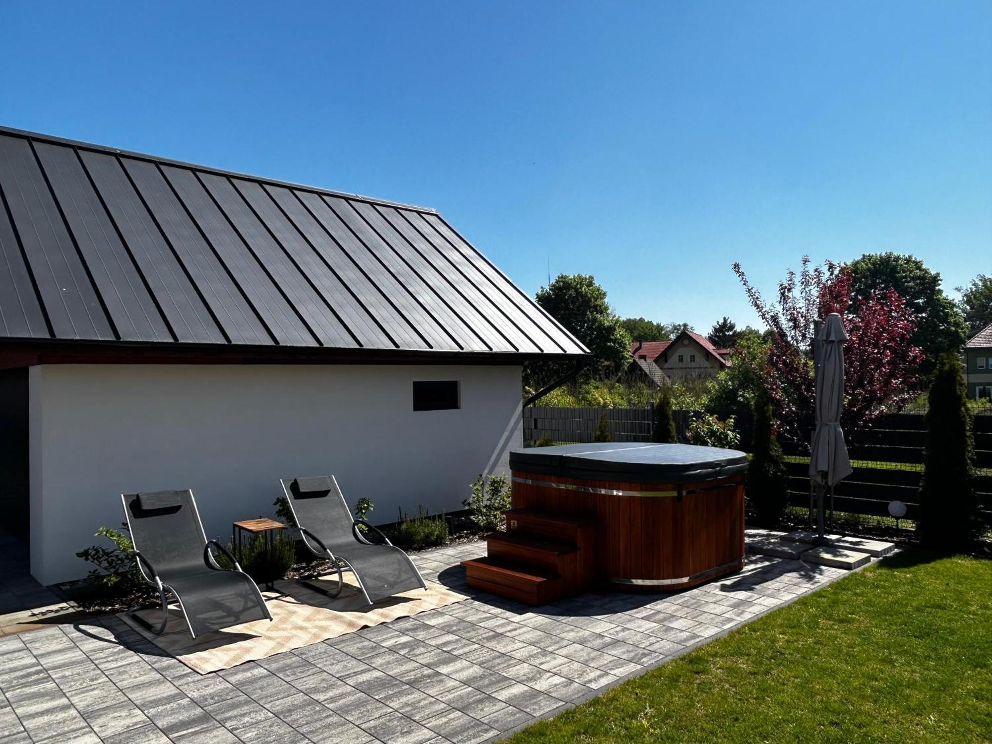 Lake Houselubniewice Domek Caloroczny Z Jacuzzi Blisko Jeziora Exterior photo